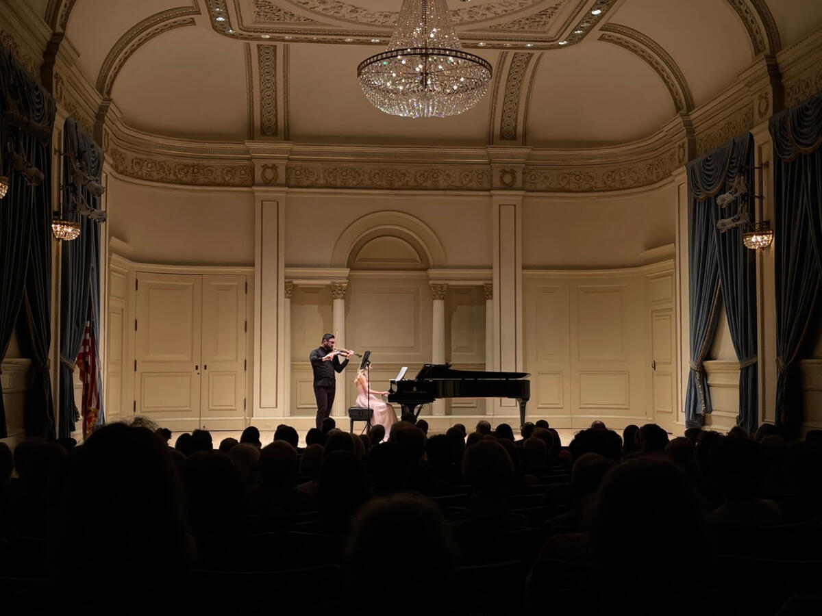 Electric violinist Alexandr Kislitsyn – Luxury private event and corporate performer in Philadelphia