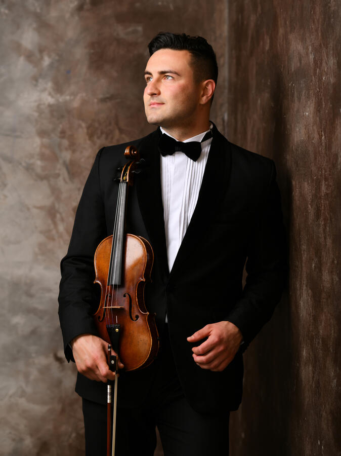 Electric violinist Alexandr Kislitsyn – Luxury private event and corporate performer in Philadelphia