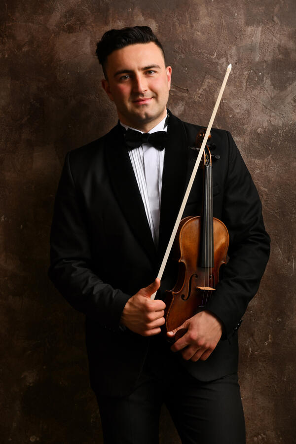 Electric violinist Alexandr Kislitsyn – Luxury private event and corporate performer in Philadelphia